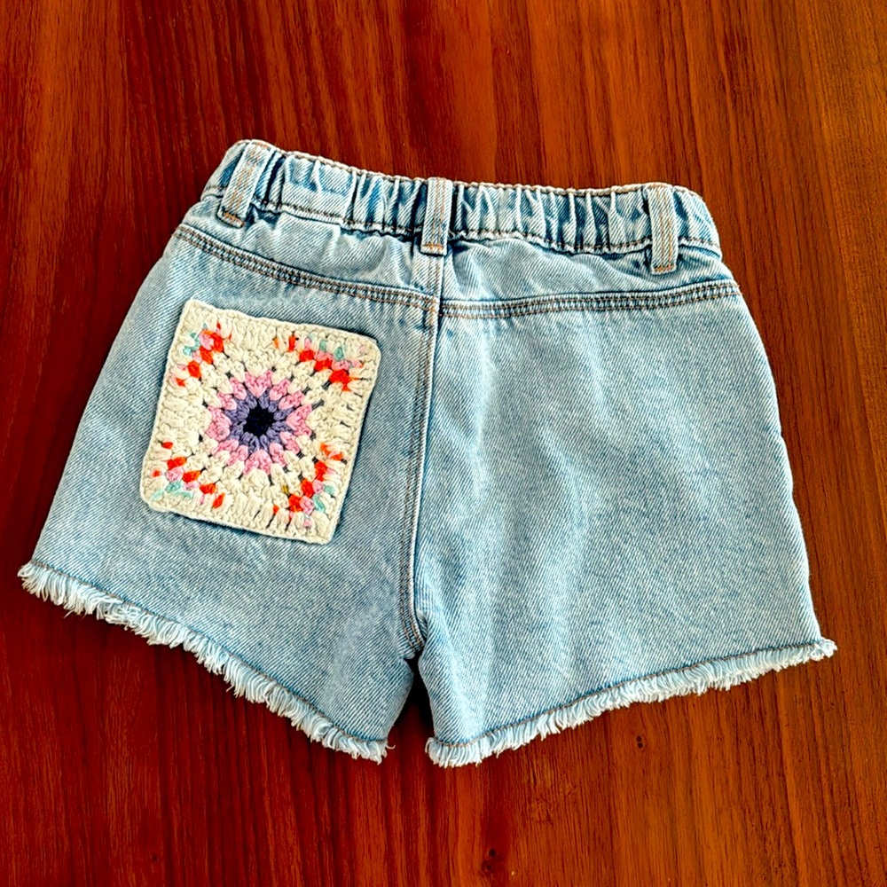 Zara Jean Shorts w/ crochet pocket detail